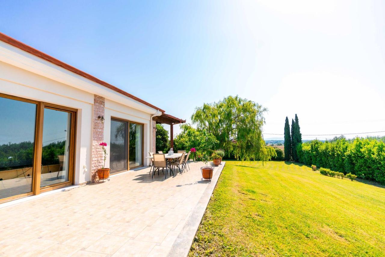 Villa Bougainvillea Epanomi Bagian luar foto
