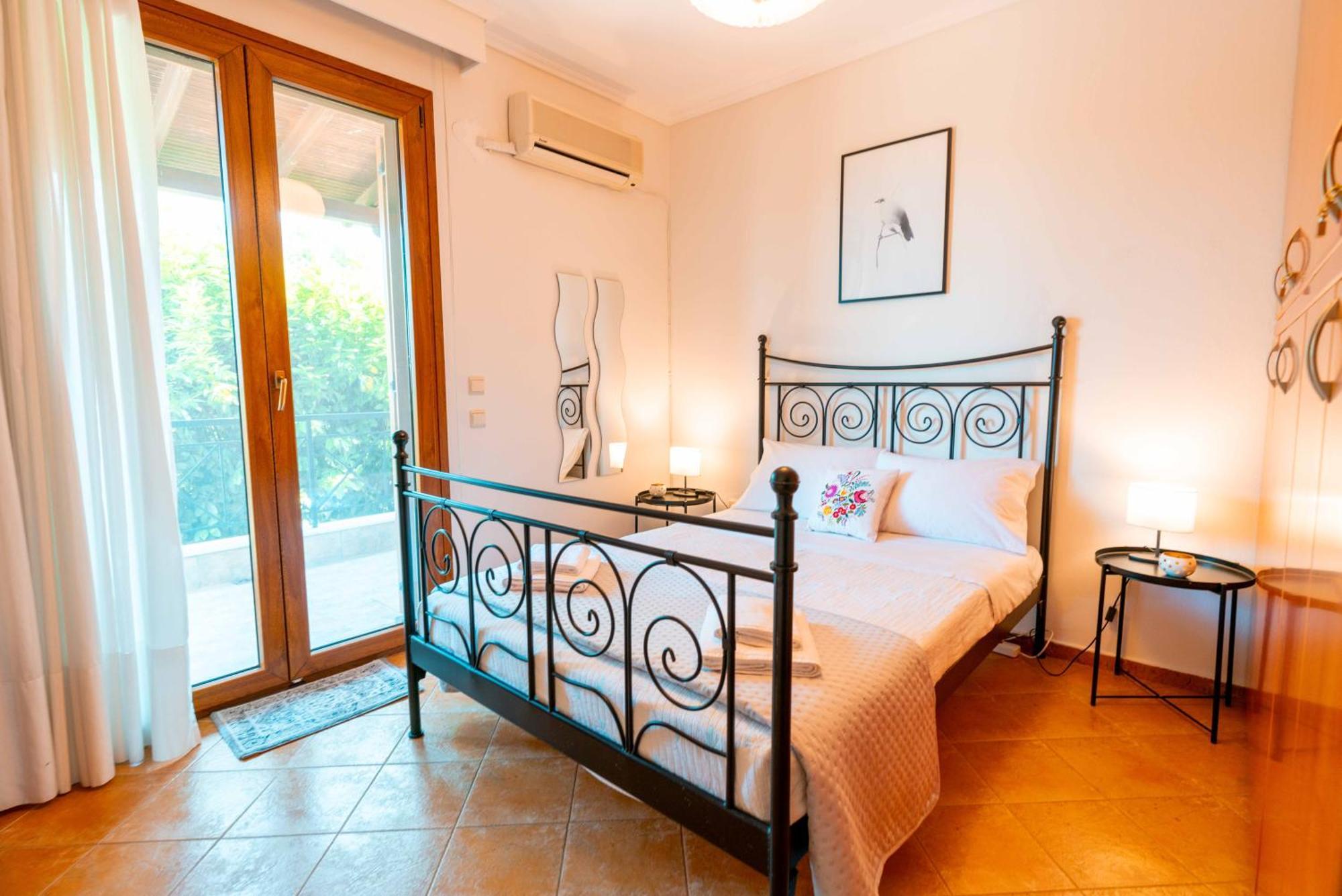 Villa Bougainvillea Epanomi Bagian luar foto