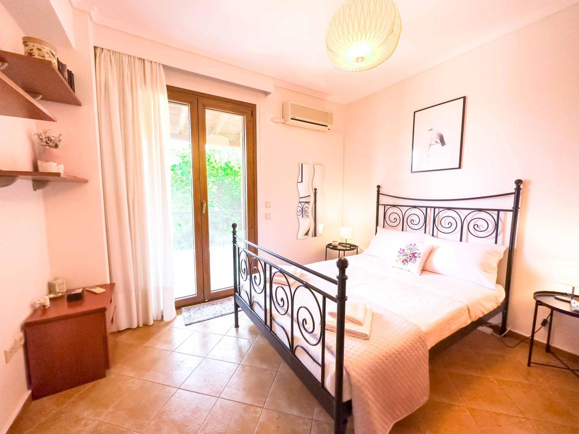 Villa Bougainvillea Epanomi Bagian luar foto