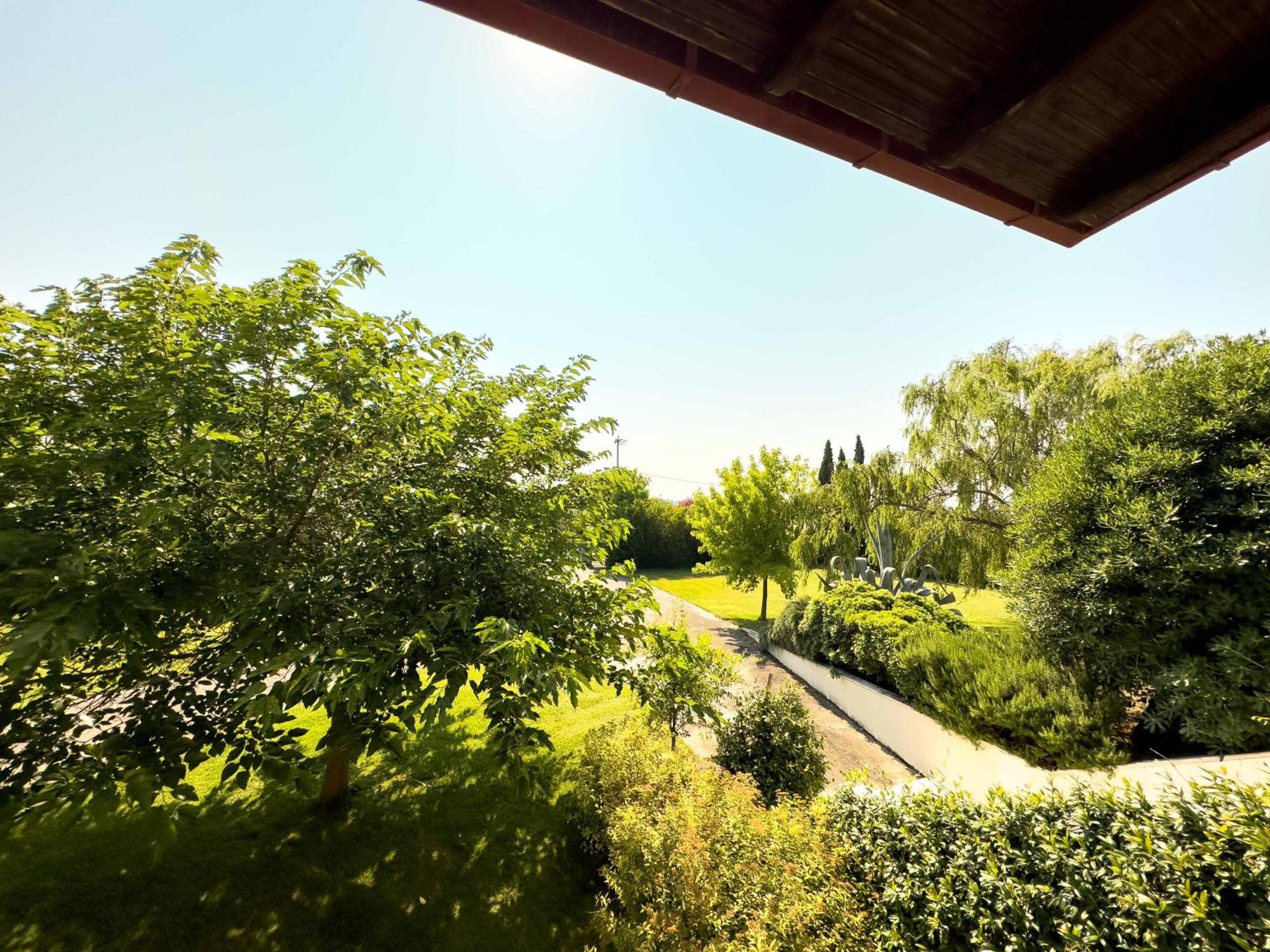 Villa Bougainvillea Epanomi Bagian luar foto